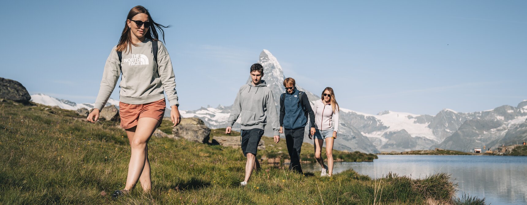 Wandern durch die schöne Natur beim Stellisee | © Gabriel Perren