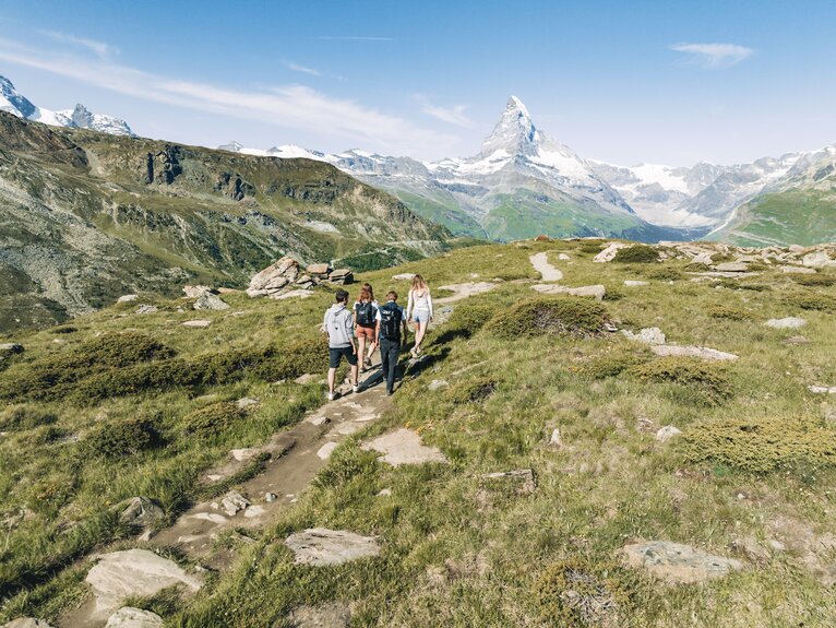 Randonnée avec vue sur le Cervin  | © Gabriel Perren