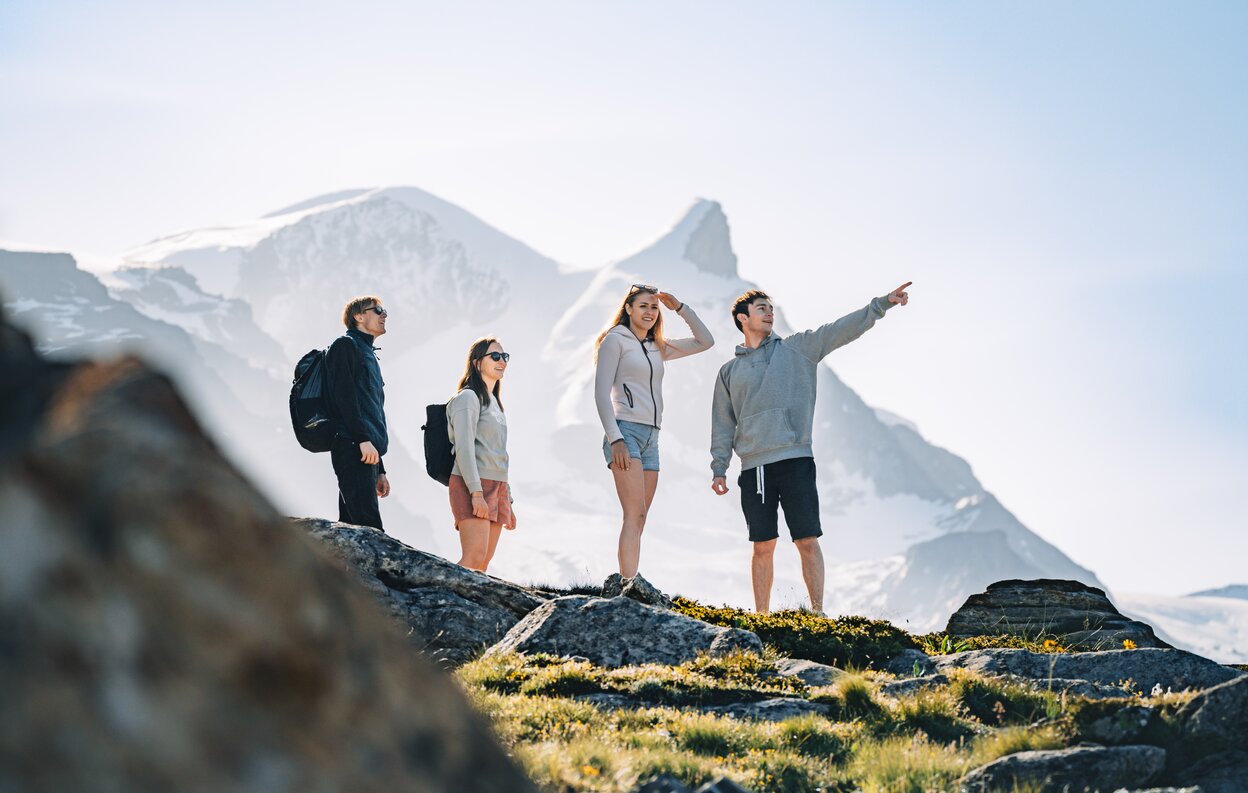 Marcher ensemble dans une nature intacte | © Gabriel Perren