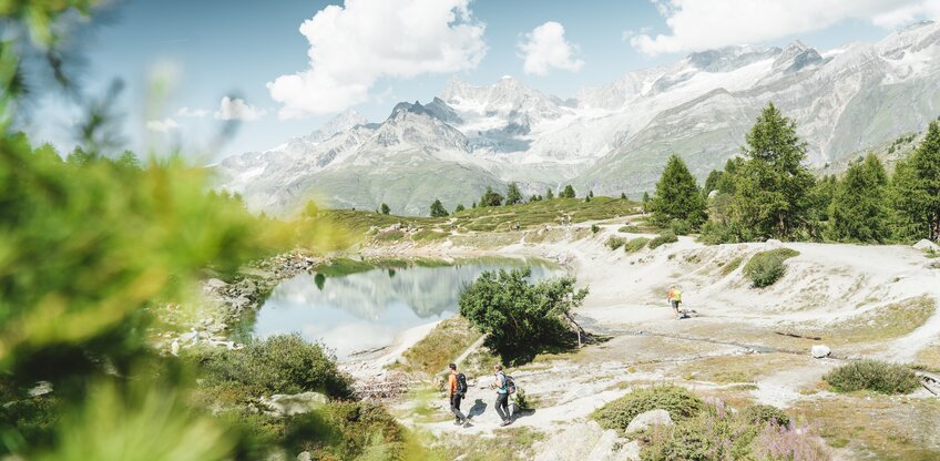 Escursione intorno al Grünsee e godersi il paesaggio | © Marco Schnyder