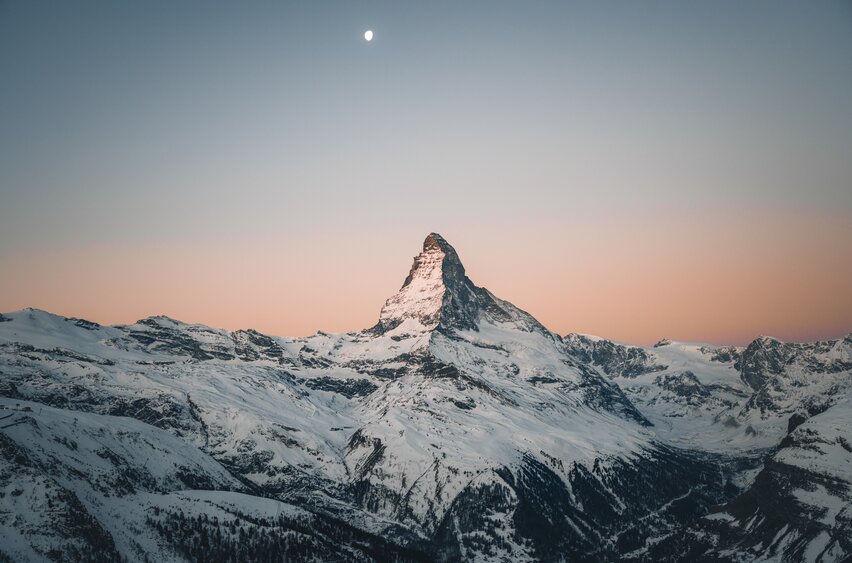 Sunrise behind the Matterhorn at Blauherd | © Gabriel Perren